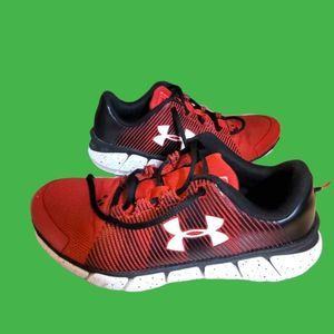 Boys 5 underarmour x factor red running shoes sneakers